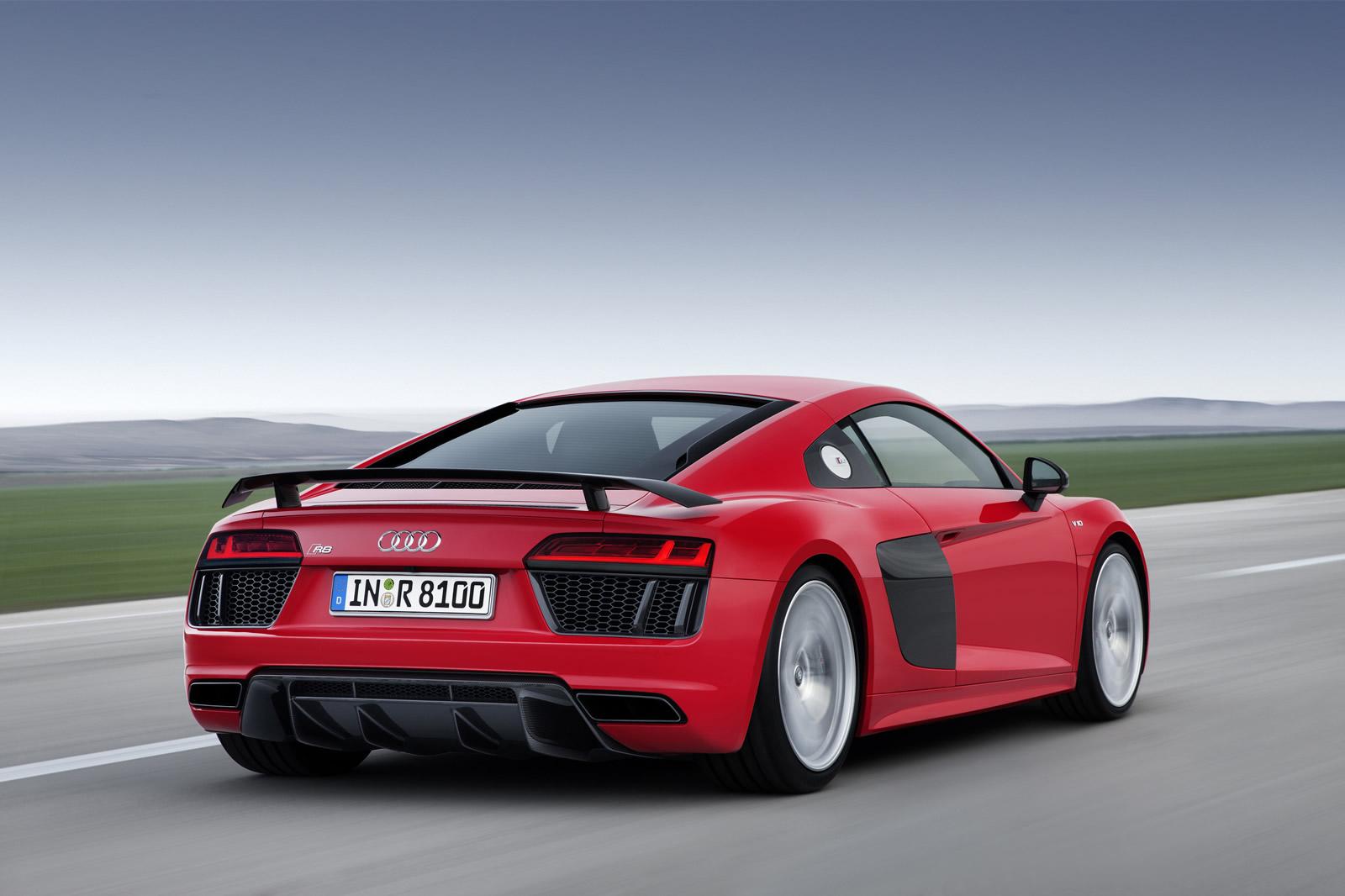 Audi R8: Ето ме