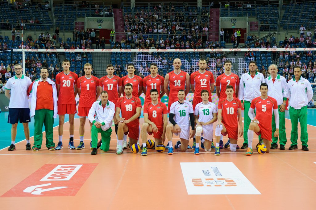 България удари световния шампион Полша с 3:2 пред 10 000 в Краков