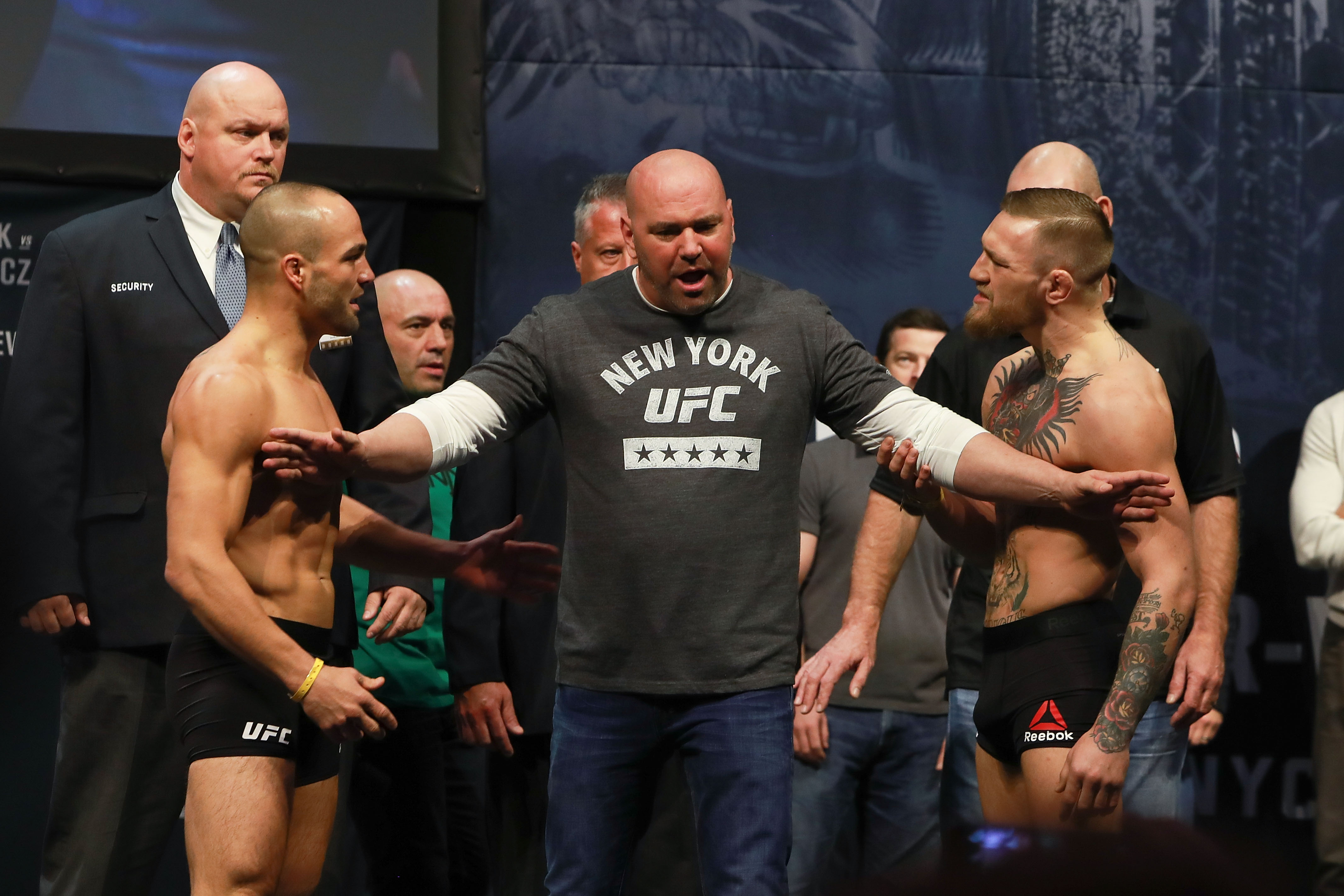 Конър Макгрегър е по-лек от Еди Алварес преди UFC 205