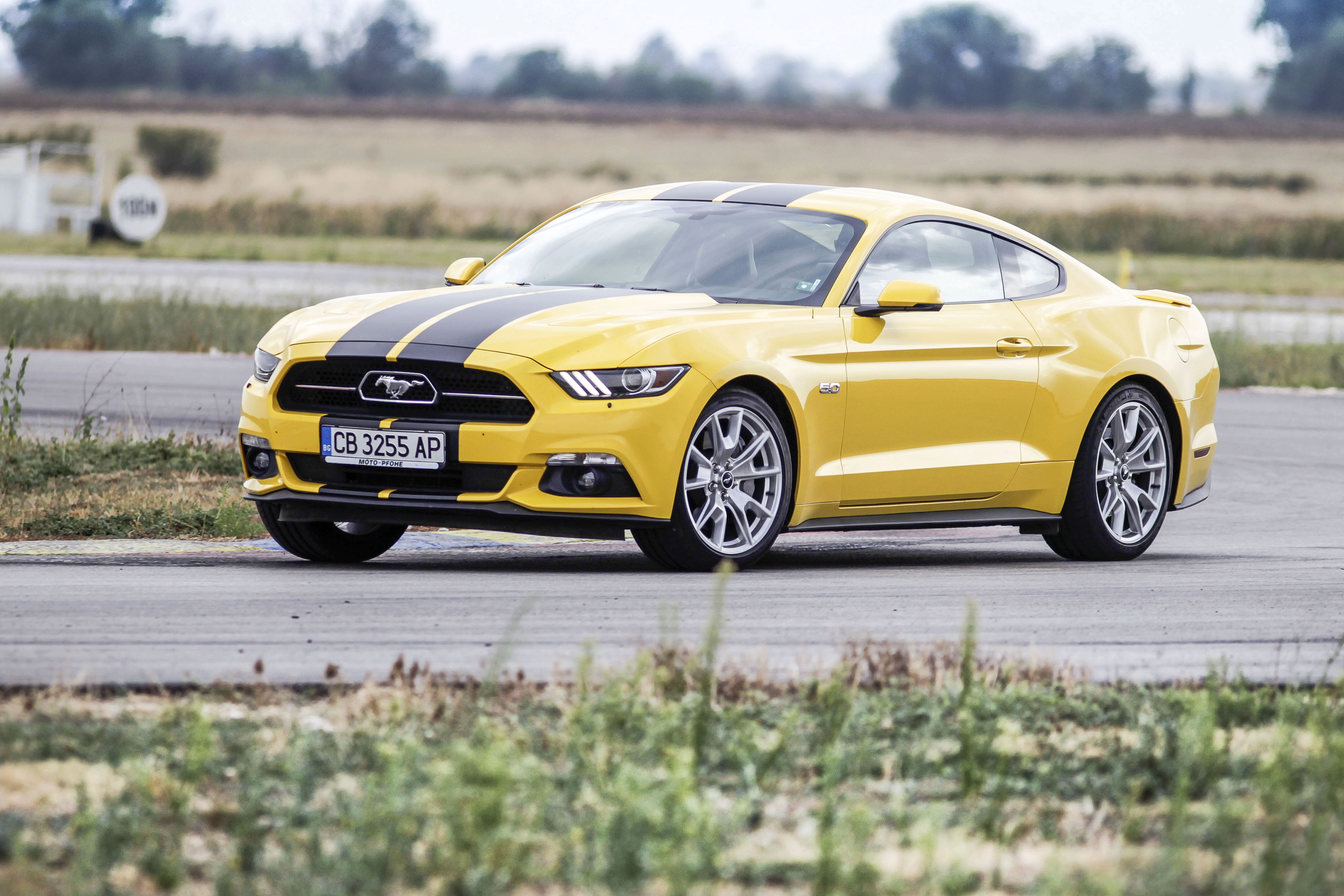 Ford изправи Mustang срещу Focis RS на пистата