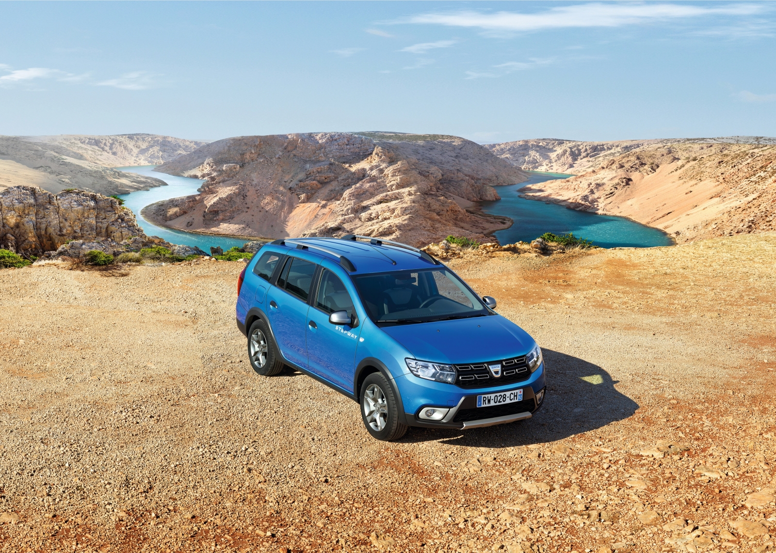 Dacia представят Logan MCV Stepway (Снимки)