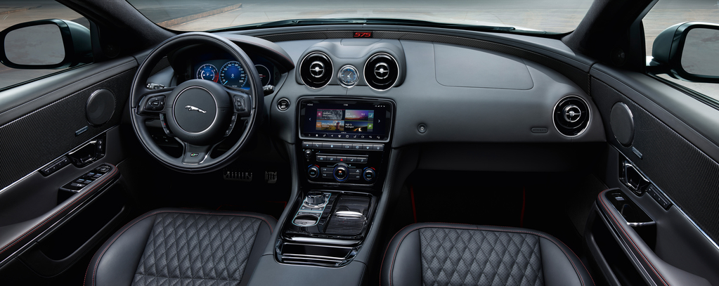 Jaguar обновяват седана XJ
